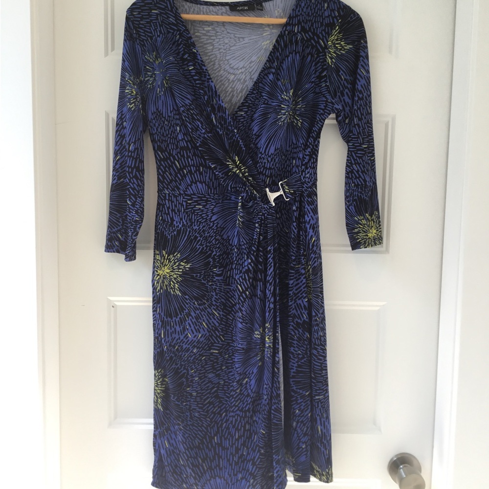 Apt. 9 Blue Sheath Dress with V-Neck and 3/4 Sleeves